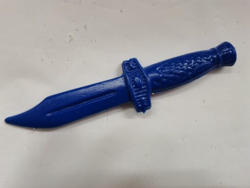 PUÑAL PLASTICO AZUL 17 CMS.