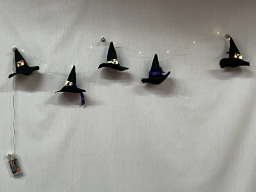 GUIRNALDA SOMBREROS BRUJA CON LUZ (PILES NO INCLOSES)